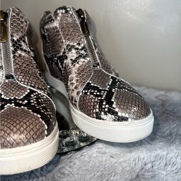 Blondo Mob Wife Y2K Sz 8 Waterproof Snake Animal Print Hidden Wedge Sneakers - Picture 3 of 8